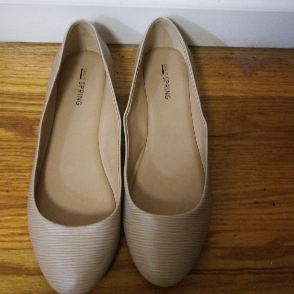 Flats - Picture 1 of 3